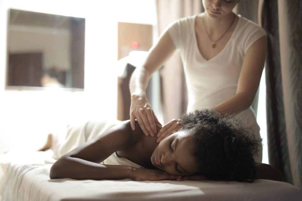 does massage help back pain